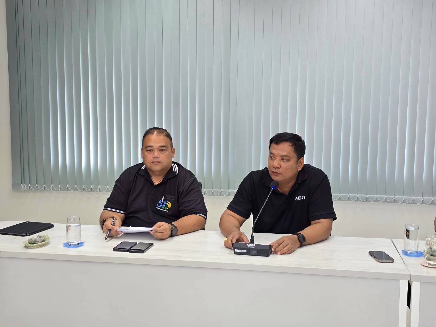 title - ปฏิรูปที่ดินจังหวัดเพชรบุรี พร้อมด้วย เจ้าหน้าที่ ส.ป.ก.เพชรบุรี ประชุมสรุปผลการติดตามแนวทางการแก้ไขปัญหาโครงการแก้ไขปัญหาที่ดินทำกินของเกษตรกรสภาประชาชน 4 ภาค ร่วมกับเจ้าหน้าที่ 3 สำนักของสำนักงานการปฏิรูปที่ดินเพื่ือเกษตรกรรม ได้แก่ สำนักกฎหมาย สำนักจัดการปฏิรูปที่ดิน และสำนักจัดการแผนที่และสารบบที่ดิน